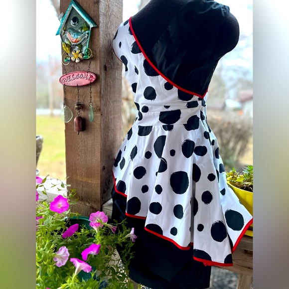 Disney Cruella De Vil The Dress Shop Black White Red Polka Dot Peplum Dress NWT - Picture 7 of 8